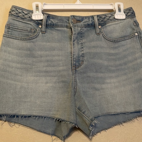 Frayed jeans high rise denim short - Picture 2 of 6